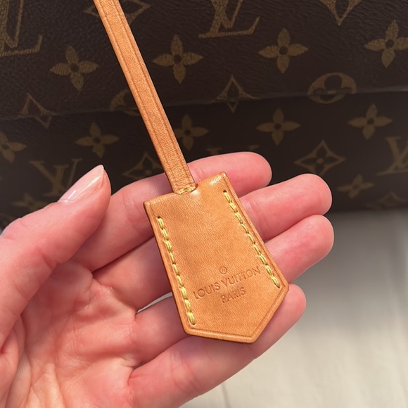 Louis Vuitton Cluny BB - Picture 10 of 13